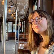 Laureanda in lettere impartisce lezioni di grammatica e letteratura italiana per scuole primarie e secondarie di I e II grado